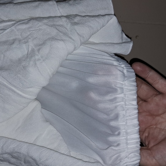 2 piece set shorts and top are both lined.  Top can be worn on or off shoulder. - Picture 5 of 7